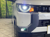 【LEDヘッドライト】悪天候や夜間走行時も良好な視界を確保し安心して運転できる高輝度LEDヘッドライトを装備!点灯速度が早く、消費電力も抑えられています。