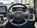 【純正革巻きステアリング】上質な革を使用することで、手にしっかり馴染みとても運転しやすいハンドルです♪