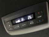 【リアオートエアコン】広い後部座席には必須の機能!風量や温度を自動で調整し前席と同様な車内環境にしてくれるリアオートエアコンを装備。夏の暑さも冬の寒さもストレスなく快適にお過ごしいただけます♪