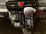 納車前にはプロのメカニックが、各部の点検を行います。ディーラーにしか出来ない品質、そしてサービスできっと満足していただけると思います!