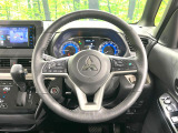【純正革巻きステアリング】上質な革を使用することで、手にしっかり馴染みとても運転しやすいハンドルです♪