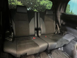 3列目シートはもちろん状態良好☆大人でもゆったりと座って頂けますので、大人数でのお出かけもラクラクです♪ご家族で、気の知れた仲間で、ドライブに行くのが楽しみですね♪