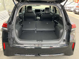 シートをすべて倒すとこんなに広々。たくさん荷物を積めます。これだけのスペースであればかなりの荷物が載せられます☆