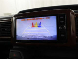 【バックモニター】付です。バックギヤに入れるだけで、ナビの画面に後方視界を映し出して非常に便利ですよ(^^♪後ろが見えることで安全確認も出来ますね☆