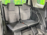床下収納式のサードシートです。座席部分をコンパクトに収納でき、広大な荷室スペースとしてお使いいただけます!乗車人数や荷物の量など利用シーンに合わせて3列目を有効活用でき、とっても便利♪