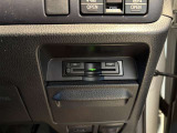 運転席右側にETCがあります。高速道路の料金所もスムーズに通過できます。