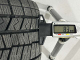 冬タイヤの残り溝は8.3mmです。スリップラインからは6.6mmとなっております。