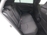 リアシートも厚く、長時間の移動もらくらくです!車種によってはラゲージスペースやトランクへのアクセスも可能!乗り心地・使い勝手共に充実です!!