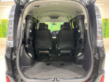 普段のお買い物や通勤、送迎等に十分な荷室スペースを確保しております。セカンドシートを倒すと、大きな荷物の積載も可能です♪