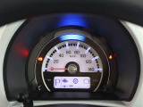 とっても見やすいメーターです。夜間時はラグジュアリーな気分にさせてくれる照明が魅力ですので、夜のドライブも楽しみになりますよ♪