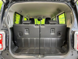 普段のお買い物や通勤、送迎等に十分な荷室スペースを確保しております。セカンドシートを倒すと、大きな荷物の積載も可能です♪