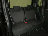 後席シートも広々としたスペースを確保しています。大人でもゆったりと座って頂けますので、大人数でのお出かけもラクラクです♪ドライブに行くのが楽しみですね♪