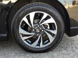 【アルミホイール】純正アルミホイール装備!足元を際立たせ、軽快な走りを演出します!印象もアップし、スタイルも引き締まります!スポーティーさの中にラグジュアリーを感じさせるデザインですね♪