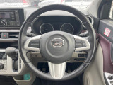 【純正革巻きステアリング】上質な革を使用することで、手にしっかり馴染みとても運転しやすいハンドルです♪