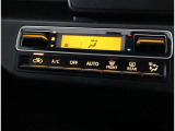 エアコンはオートエアコンで車内の温度も快適ですね☆