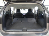 セカンドシートを倒すとさらに荷台が広くなります!