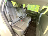 後部座席も気になるようなキズ・汚れやへたり等、大きなダメージはなく、良好な状態です。