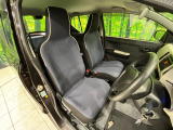 運転席シート廻りは使用感も少なく、良好な状態となっています。丁寧に使われていたことがよくわかりますね。