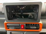 3.「認定中古車カルテ」は、走行距離や修復歴に加えてキズ・凹みの有無・状態や消耗品の交換、過去の整備状況がわかります。
