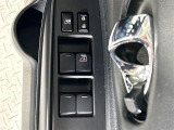 【パワーウインドウ】運転席のスイッチで、各席の窓ガラスの開閉ができます!あると便利ですよね!