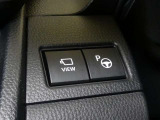 アドバンスト パーク付きです。カメラやソナーによって、周囲を監視しながら駐車を支援。障害物を検知した場合には警報を鳴らし、ブレーキ制御を行うことで接触回避を支援します。