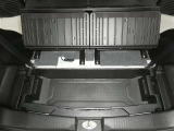 【ジャッキやパンク修理キット】タイヤ交換には必需品ですね!万が一に役立つ工具です。緊急時に備え、使い方をしっかり覚えておきましょう。