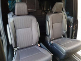 二列目シートも座り心地しっかりしてます。
