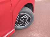 155/65R14タイヤ+専用アルミホイールです。スタッドレスタイヤや各種オプションのご注文も承っております(^^)!