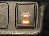 【車線逸脱防止支援システム(インテリジェントLI/LDP)】車線からはみ出しそうになると、車線内を走行するようにステアリング操作をサポートします!機能には限界があるためご注意ください。