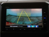 バックカメラ搭載です!車庫入れが苦手な人はもちろん、車両感覚に自信がある人にもお勧めです!見えない箇所が見えるようになるので、低い障害物や隠れてしまっている子供の存在等にも気付く事が出来ます。