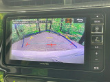 【バックカメラ】駐車時に後方がリアルタイム映像で確認できます。大型商業施設や立体駐車場での駐車時や、夜間のバック時に大活躍!運転スキルに関わらず、今や必須となった装備のひとつです!