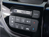 ◆オートエアコン装備◆ お好みの温度を設定をするだけで、後は、自動で風量を調節してくれます!快適にドライブが楽しめます。