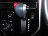 インパネシフトのオートマチックトランスミッションです。
