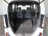 リアシートを使用しない時は倒せば更に広々ラゲッジスペースの出来上がりです、たくさんの荷物が積み込み可能です!