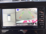 【マルチテレインモニター】車のフロントやサイドのカメラ画像を同時にモニター表示することで、悪路や狭い道を走行時でも周囲の状況確認ができ安心!