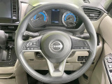 ステアリングも使用感が少なく、きれいな状態となっております♪