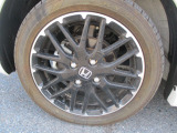 純正15インチアルミを装着!お洒落は足元から♪♪