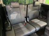 3列目シートはもちろん状態良好☆大人でもゆったりと座って頂けますので、大人数でのお出かけもラクラクです♪ご家族で、気の知れた仲間で、ドライブに行くのが楽しみですね♪