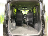 普段のお買い物や通勤、送迎等に十分な荷室スペースを確保しております。セカンドシートを倒すと、大きな荷物の積載も可能です♪