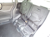 ◆チップアップ&ダイブダウン機構付【ULTR SEAT】は後席座面を左右分割で跳ね上げることができます。トランクで積載できない背の高い荷物をラクラク収納できます。ホンダ車ならではの人気装備です。