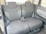 後部座席も気になるようなキズ・汚れやへたり等、大きなダメージはなく、良好な状態です。