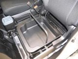 助手席シートアンダーBOX☆