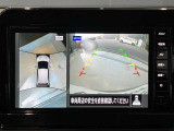 前後左右4つのカメラで、上から見たような映像をお届け、駐車時も安心、アラウンドビューモニター付(肉眼では確認し辛い左前の映像に切り替えることも可能です)。