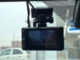 【ドライブレコーダー】ドライブレコーダー装備!走行中はもちろん、あおり運転や事故に遭遇した際、映像で記録し、万一のリスクに備えます。※記録用SDカードはお客様ご自身でご準備いただく必要があります。