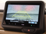 バックカメラが装備されており、後方の安全確認はもちろんのこと狭い場所での駐車や雨の日・夜間など視界の悪いコンディションでのストレスの軽減にもなります!