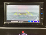 バックでの車庫入れも安心です! リアカメラが付いているバックモニター付のナビを装備しております。操作線もついており距離感も画面から確認できます。