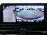 サイドブラインドモニター!!狭い道でのすれ違いで助手席側前方などの死角を減らし、壁などへの接触防止をサポートします。