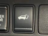 【パワーバックドア】スマートキーや運転席のボタンを押すだけでリアゲートが自動で開閉します!荷物を持っている時や、高い位置にあるバックドアを閉める際に便利な機能です♪
