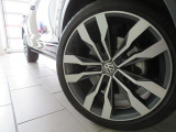 19インチ純正アルミホイールです