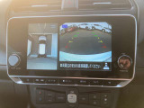 クルマを空から見たような映像が映る、アラウンドビューモニターで、車両周辺の安全確認も一目できます!小さなお子様や障害物も確認できるので、運転のしやすさだけではなく事故防止にも役立ちます♪